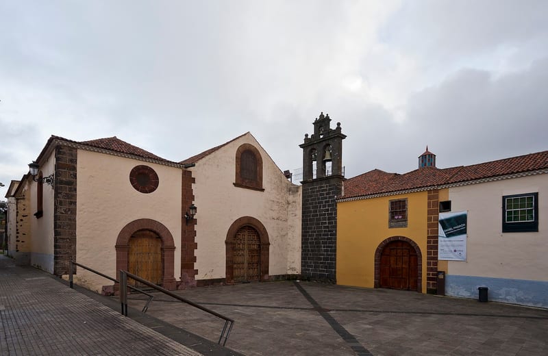 Santa Cruz and La Laguna historic streets for cruise visitors